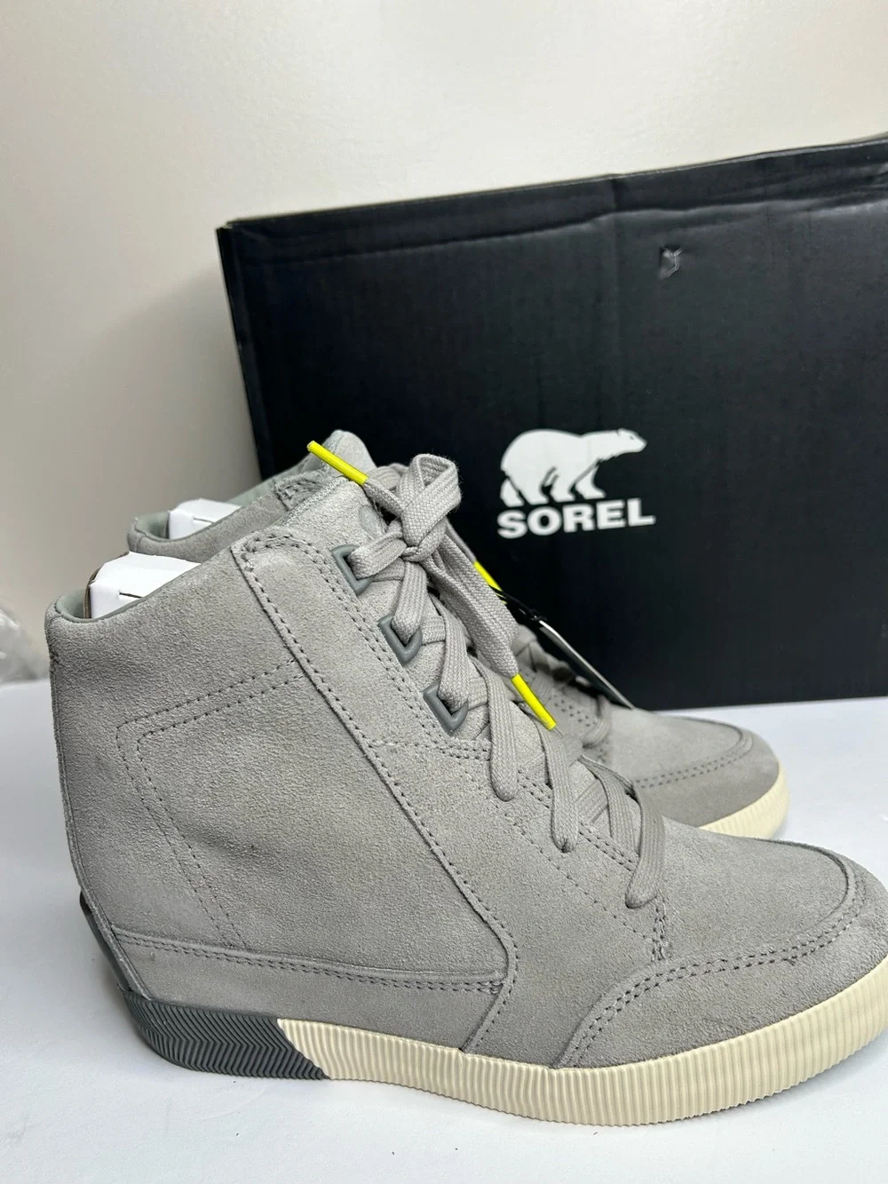 New Sorel Women's Grey Suede Wedge Sneaker Shoes 7  - Waterproof